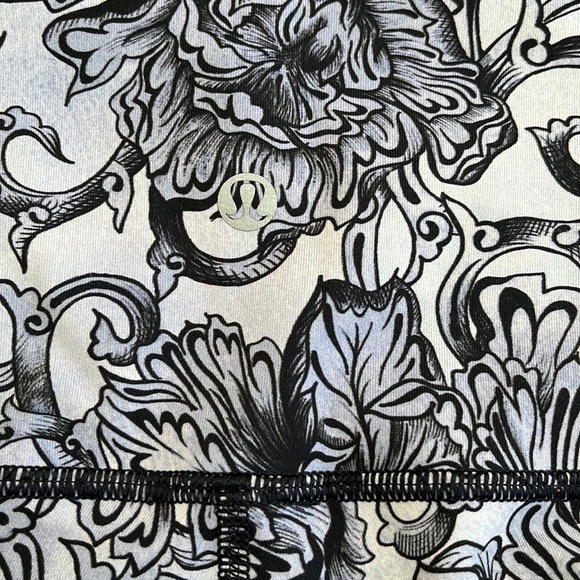 Lululemon Wunder Under high rise yoga pants - Picture 4 of 4